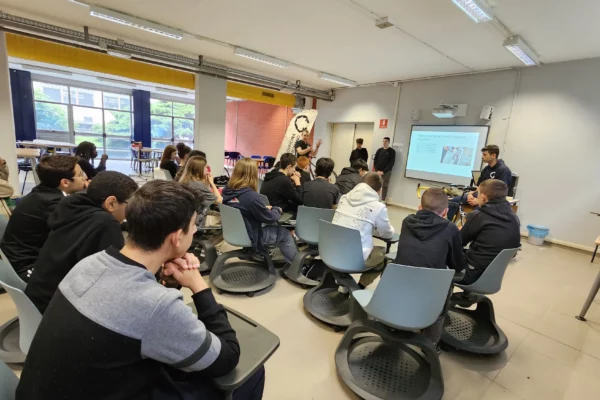 Contromano nelle scuole